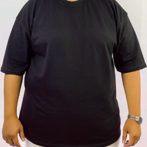 التيشيرت الأسود (Oversized Black Tee)